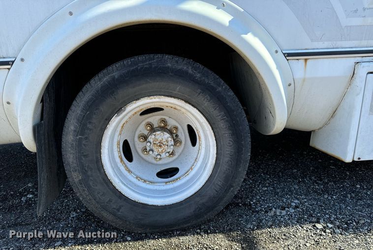 image for item EG6953 2010 El Dorado Aerotech Ford 200 shuttle bus