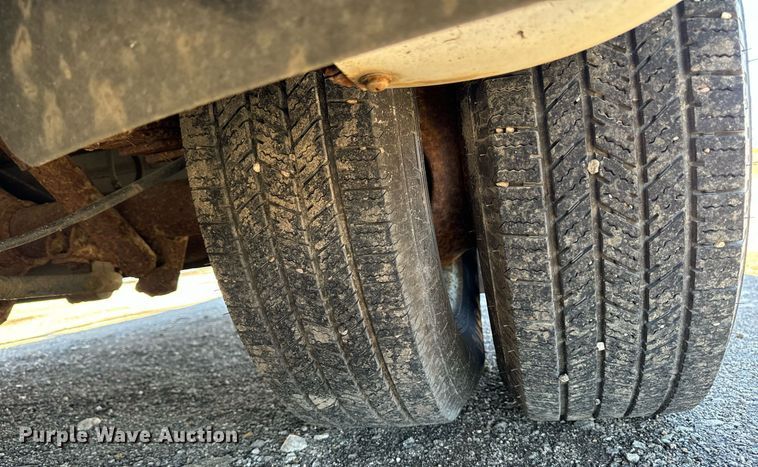 image for item EG6953 2010 El Dorado Aerotech Ford 200 shuttle bus