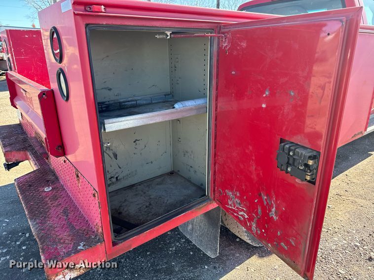 image for item EG6954 2002 Ford F550 utility / service truck