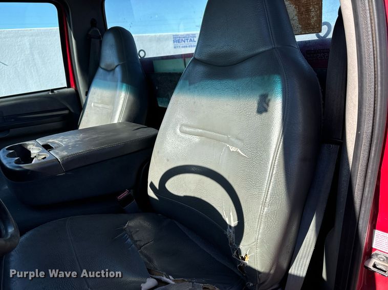 image for item EG6954 2002 Ford F550 utility / service truck