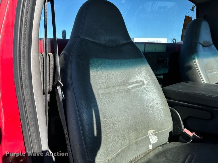 image for item EG6954 2002 Ford F550 utility / service truck