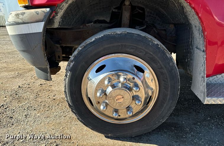 image for item EG6954 2002 Ford F550 utility / service truck