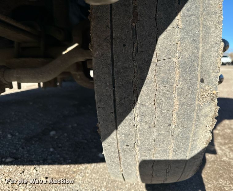 image for item EG6954 2002 Ford F550 utility / service truck