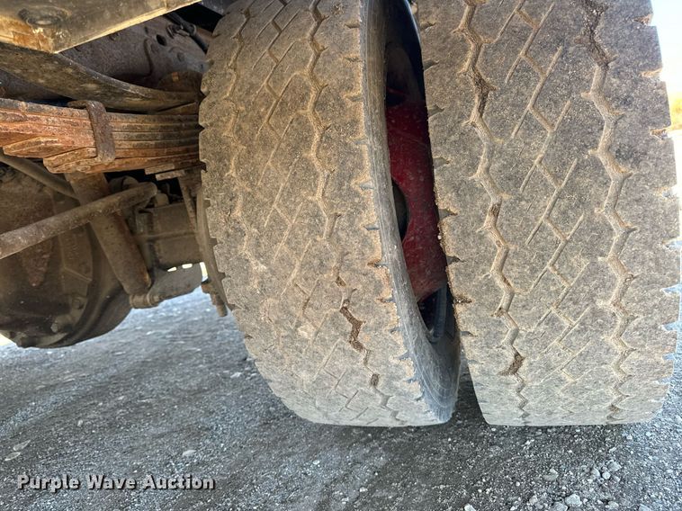 image for item EG6954 2002 Ford F550 utility / service truck