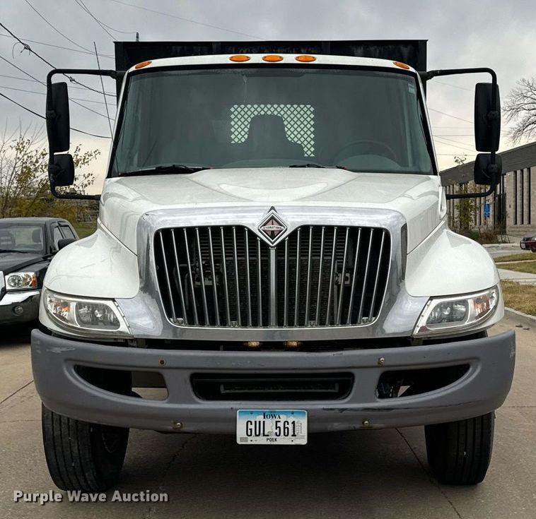 image for item EG6957 2007 International 4300 SBA flatbed truck