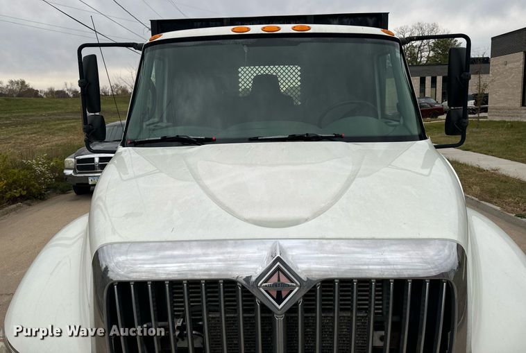 image for item EG6957 2007 International 4300 SBA flatbed truck