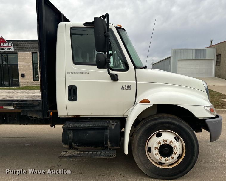image for item EG6957 2007 International 4300 SBA flatbed truck