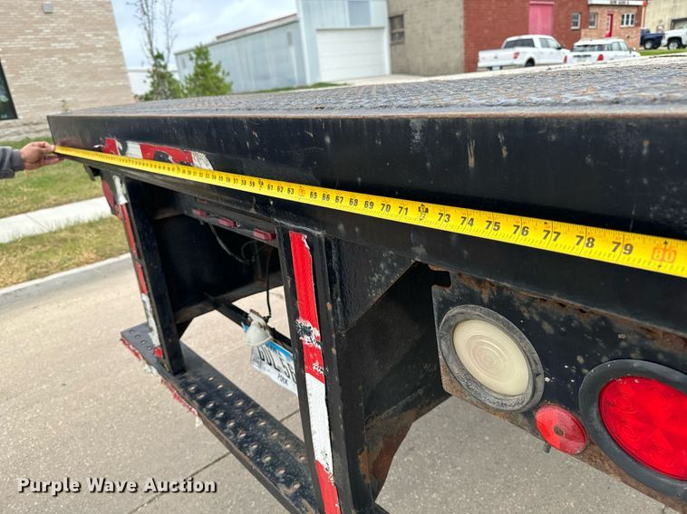 image for item EG6957 2007 International 4300 SBA flatbed truck