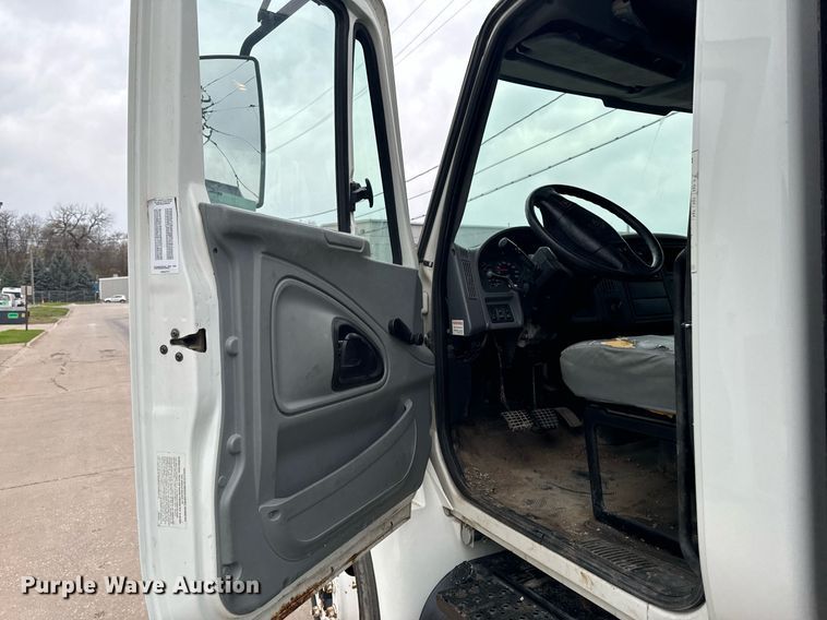 image for item EG6957 2007 International 4300 SBA flatbed truck