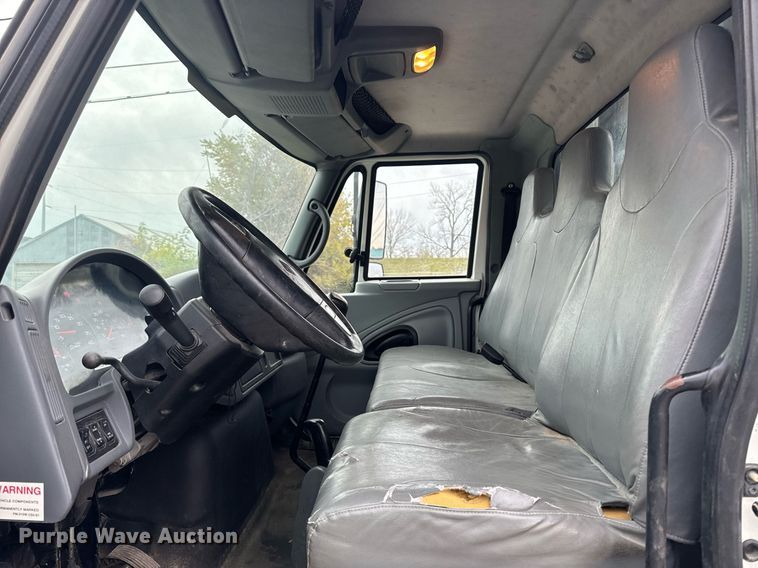 image for item EG6957 2007 International 4300 SBA flatbed truck