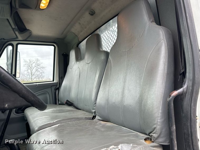 image for item EG6957 2007 International 4300 SBA flatbed truck