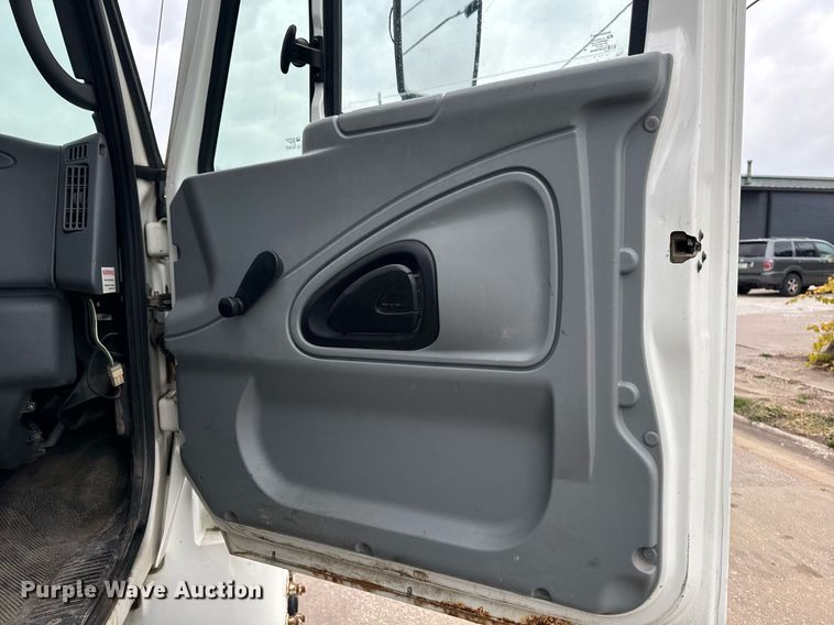 image for item EG6957 2007 International 4300 SBA flatbed truck