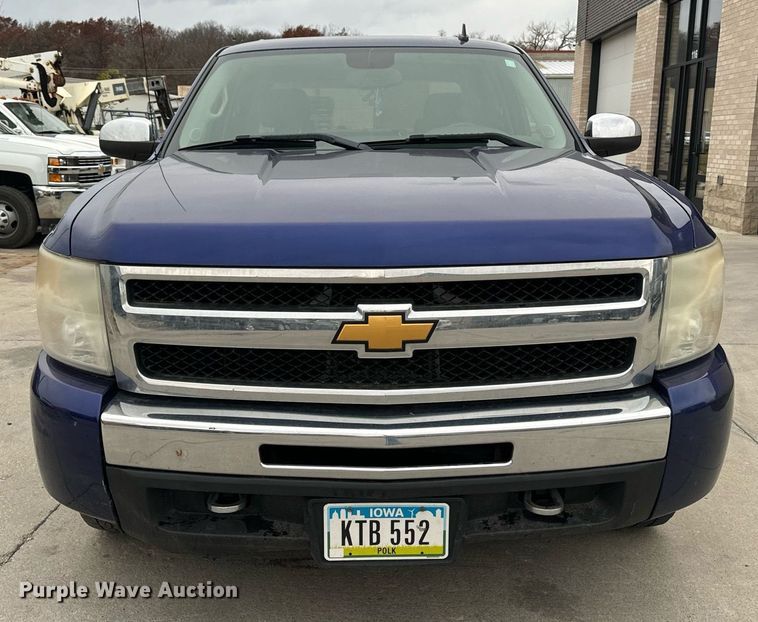 image for item EG6959 2010 Chevrolet Silverado 1500 Crew Cab pickup truck