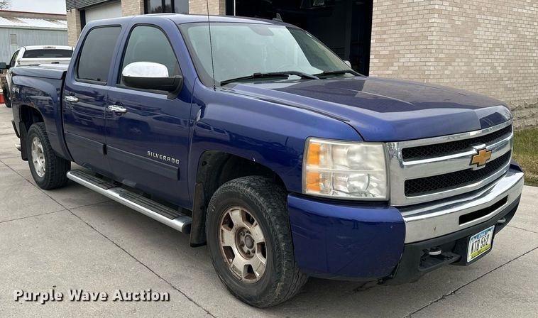 image for item EG6959 2010 Chevrolet Silverado 1500 Crew Cab pickup truck