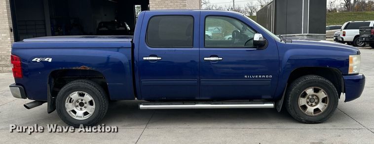 image for item EG6959 2010 Chevrolet Silverado 1500 Crew Cab pickup truck