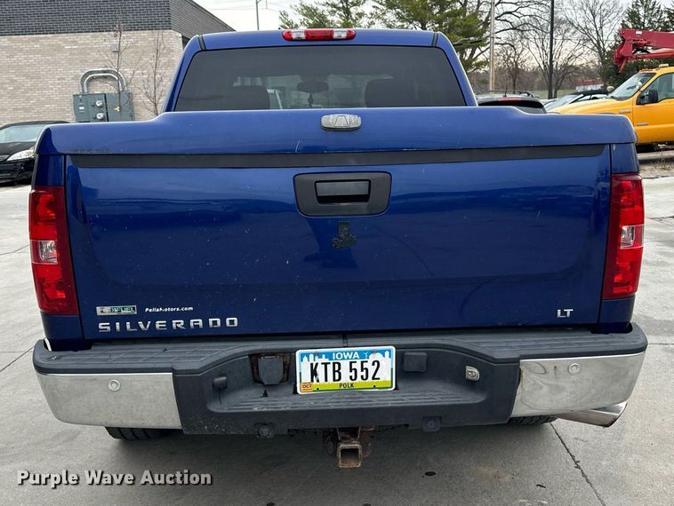 image for item EG6959 2010 Chevrolet Silverado 1500 Crew Cab pickup truck