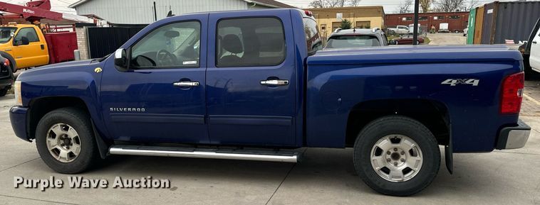 image for item EG6959 2010 Chevrolet Silverado 1500 Crew Cab pickup truck