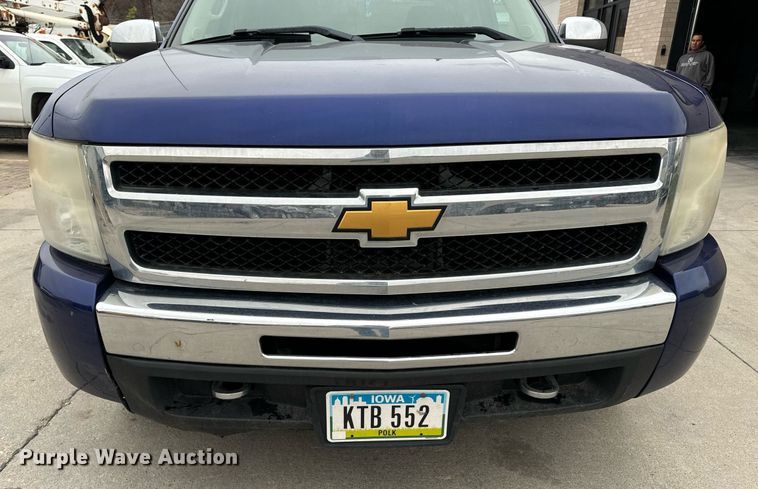 image for item EG6959 2010 Chevrolet Silverado 1500 Crew Cab pickup truck