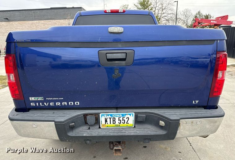 image for item EG6959 2010 Chevrolet Silverado 1500 Crew Cab pickup truck