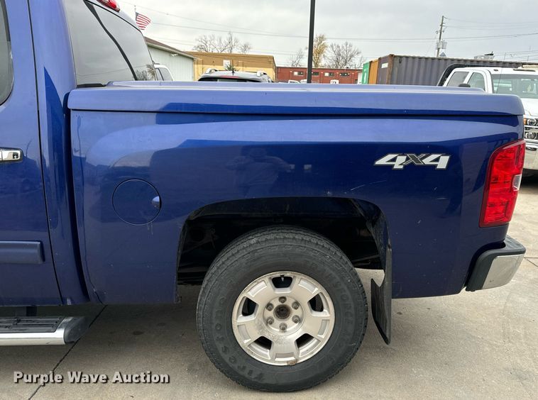 image for item EG6959 2010 Chevrolet Silverado 1500 Crew Cab pickup truck