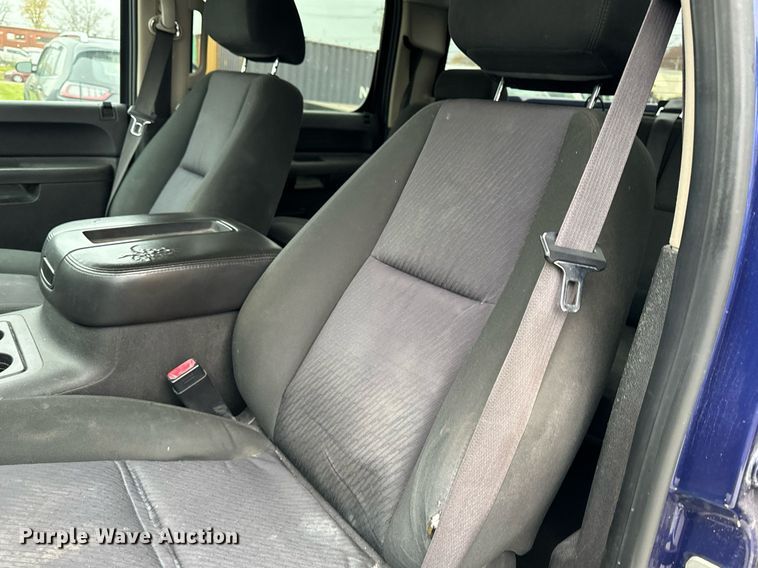 image for item EG6959 2010 Chevrolet Silverado 1500 Crew Cab pickup truck