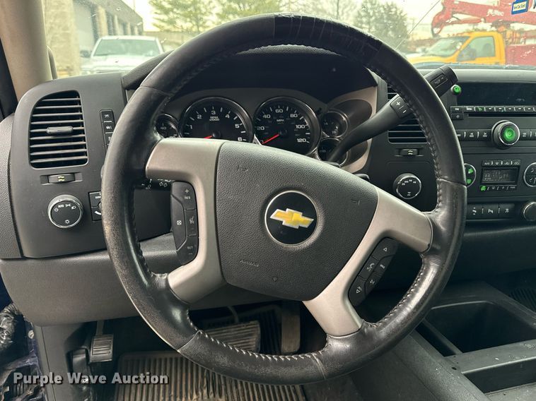 image for item EG6959 2010 Chevrolet Silverado 1500 Crew Cab pickup truck