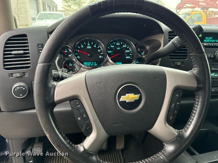 image for item EG6959 2010 Chevrolet Silverado 1500 Crew Cab pickup truck