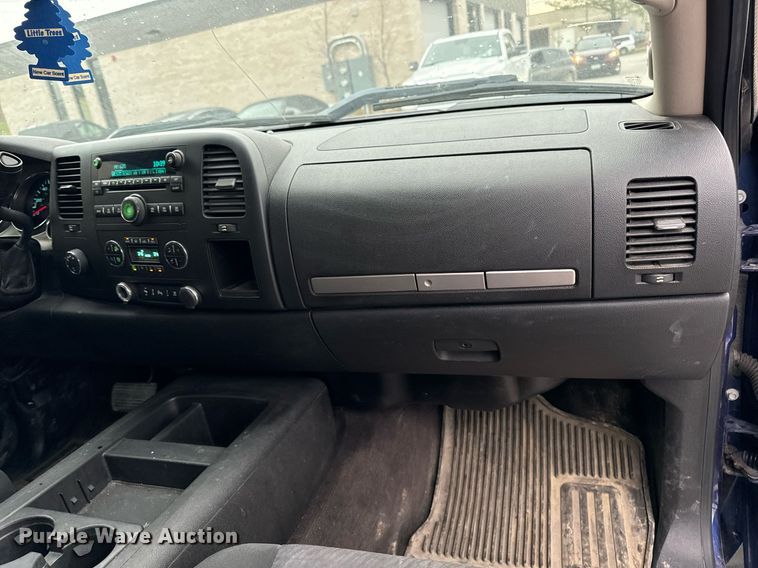 image for item EG6959 2010 Chevrolet Silverado 1500 Crew Cab pickup truck