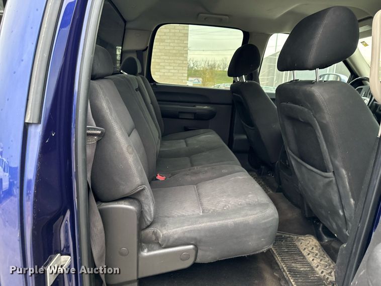 image for item EG6959 2010 Chevrolet Silverado 1500 Crew Cab pickup truck