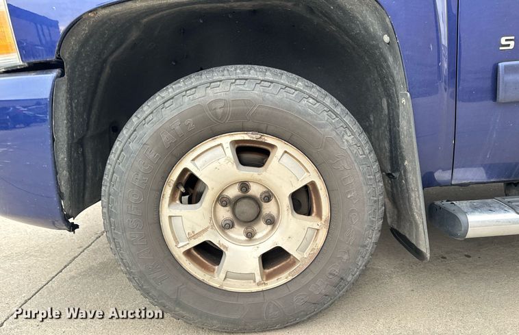 image for item EG6959 2010 Chevrolet Silverado 1500 Crew Cab pickup truck