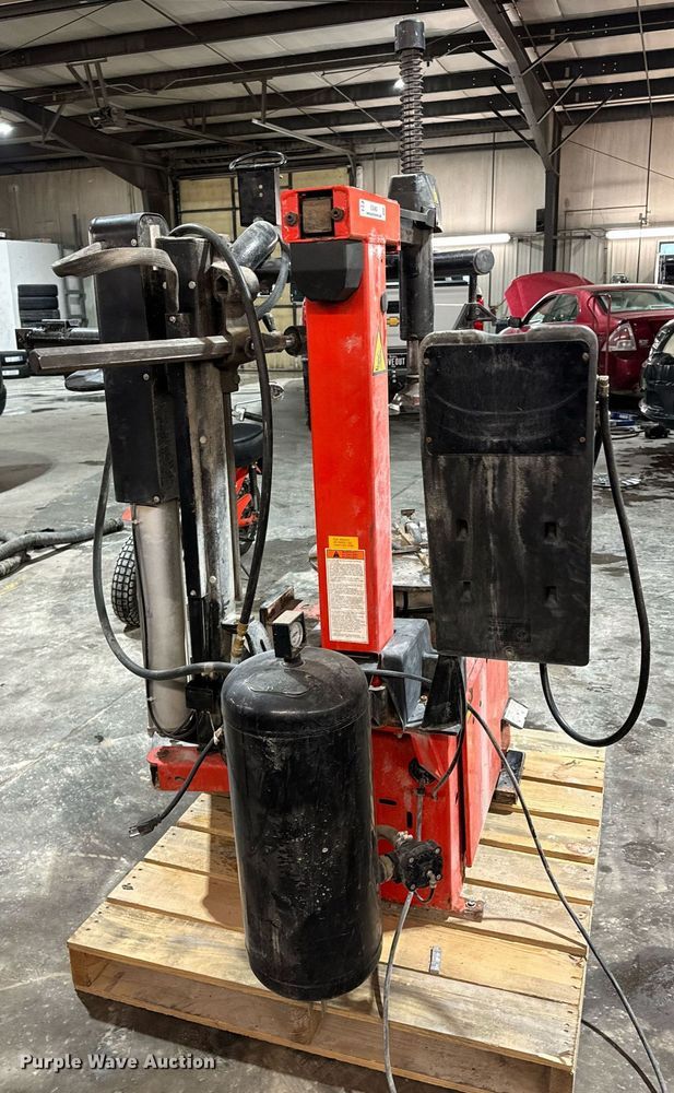 image for item EG6962 Snap-on EEWH311A rim clamp tire changer