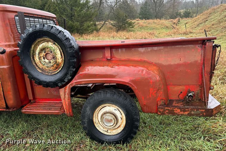 image for item EG6974 1960 Ford F100 pickup truck