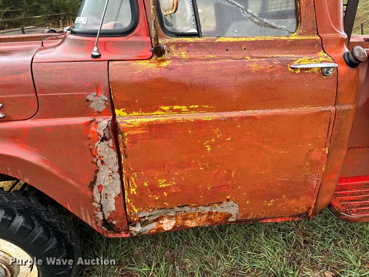 image for item EG6974 1960 Ford F100 pickup truck