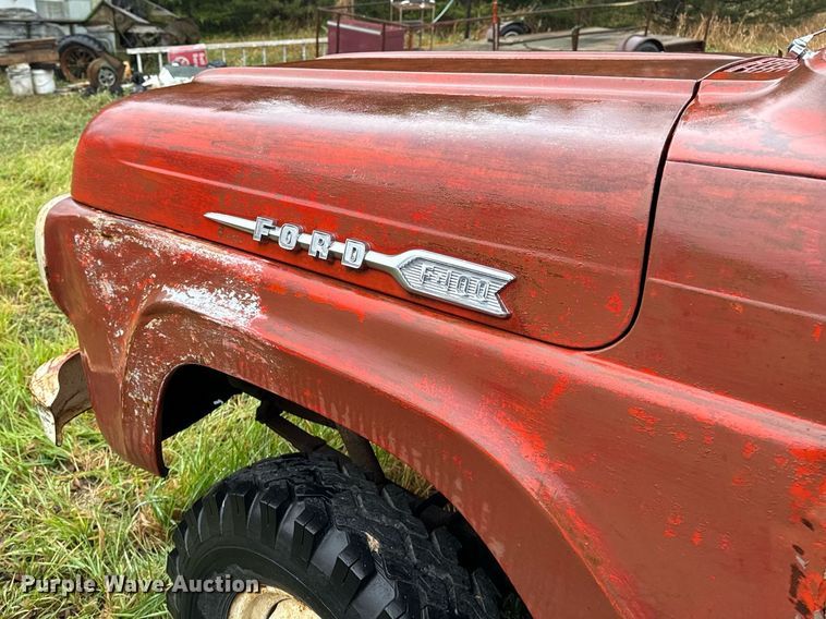 image for item EG6974 1960 Ford F100 pickup truck