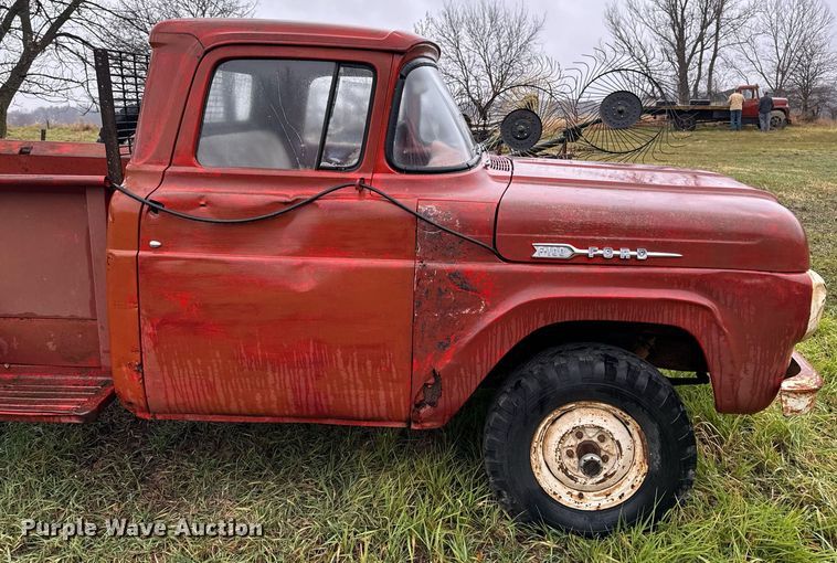 image for item EG6974 1960 Ford F100 pickup truck