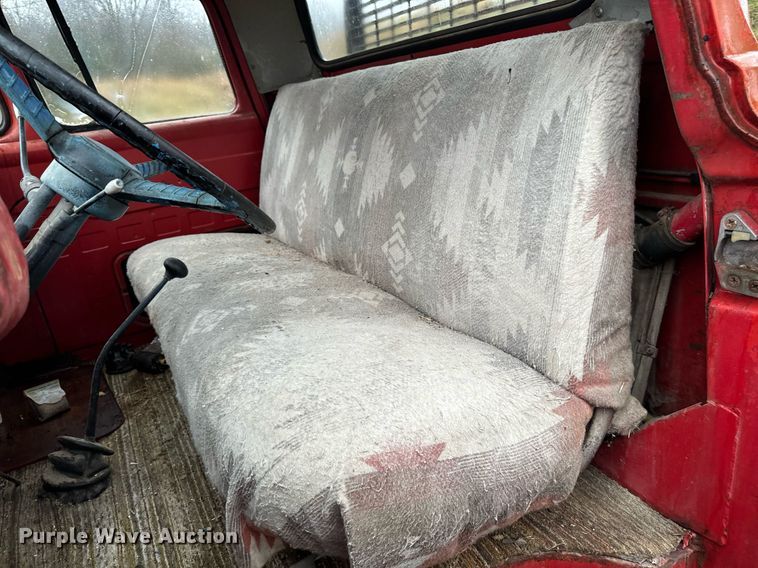 image for item EG6974 1960 Ford F100 pickup truck