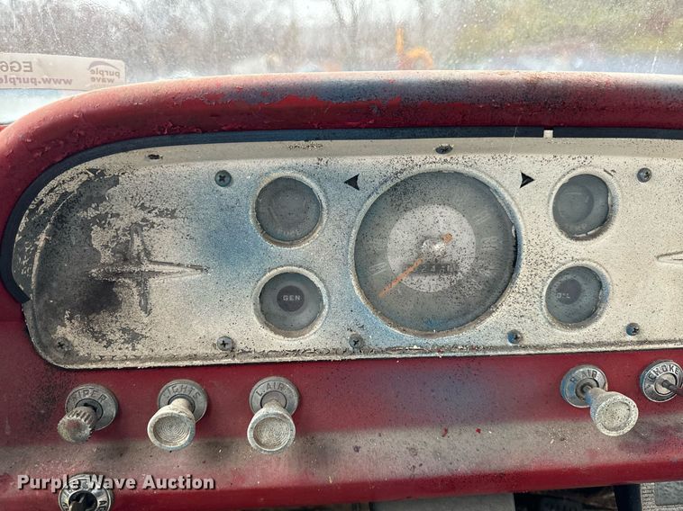 image for item EG6974 1960 Ford F100 pickup truck