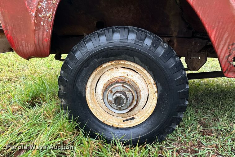 image for item EG6974 1960 Ford F100 pickup truck