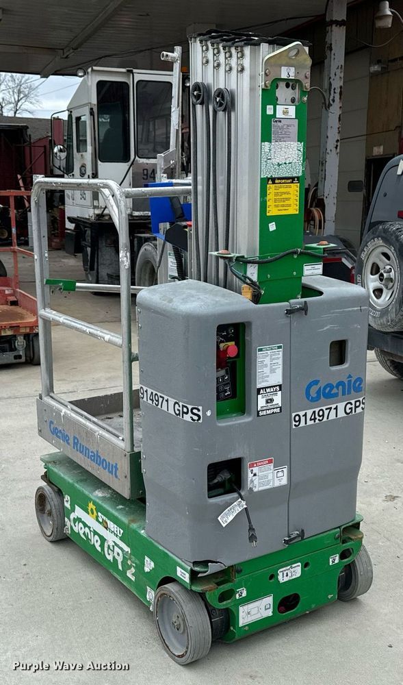 image for item EG7016 2016 Genie GR-20 vertical lift