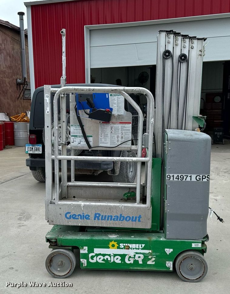 image for item EG7016 2016 Genie GR-20 vertical lift