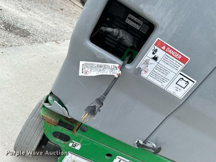 image for item EG7016 2016 Genie GR-20 vertical lift