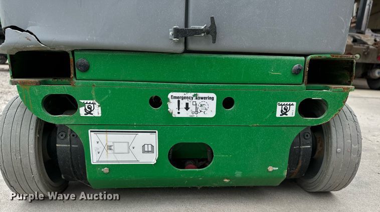 image for item EG7016 2016 Genie GR-20 vertical lift