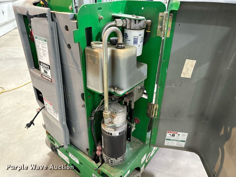 image for item EG7016 2016 Genie GR-20 vertical lift