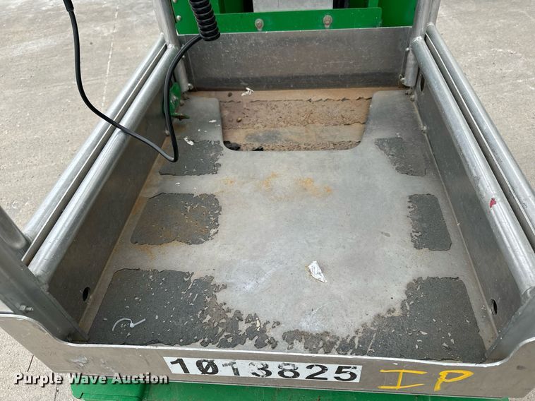 image for item EG7017 2017 Genie GR-20 vertical lift