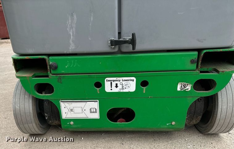 image for item EG7017 2017 Genie GR-20 vertical lift