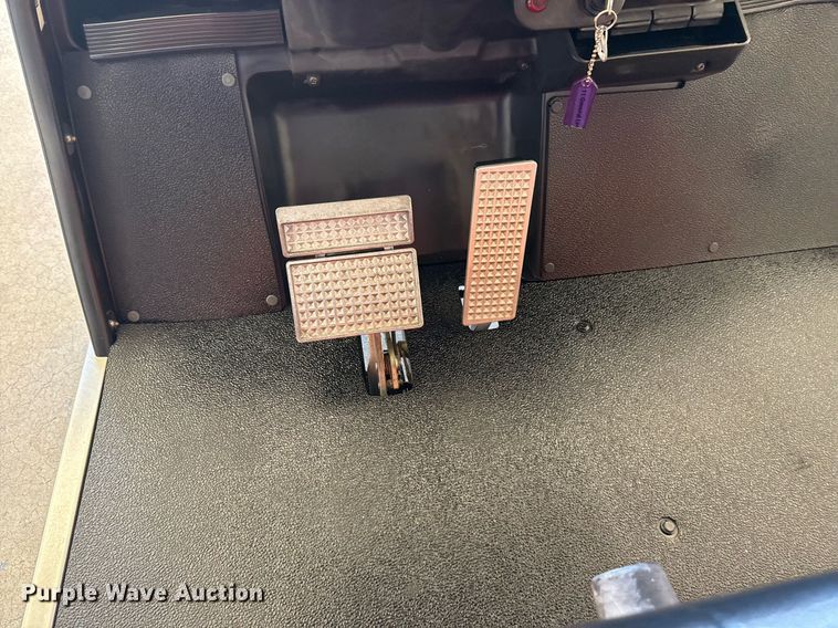 image for item EG7887 2000 Yamaha G16A golf cart