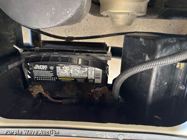 image for item EG7887 2000 Yamaha G16A golf cart