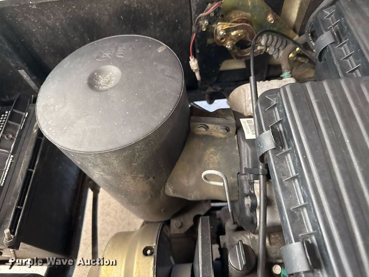 image for item EG7887 2000 Yamaha G16A golf cart