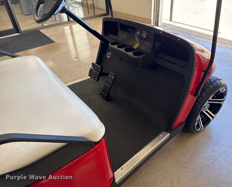 image for item EG7888 2000 EZ-GO golf cart