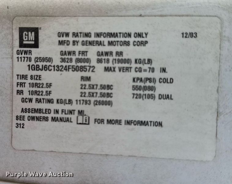 image for item EG7900 2004 Chevrolet C6500 truck cab and chassis